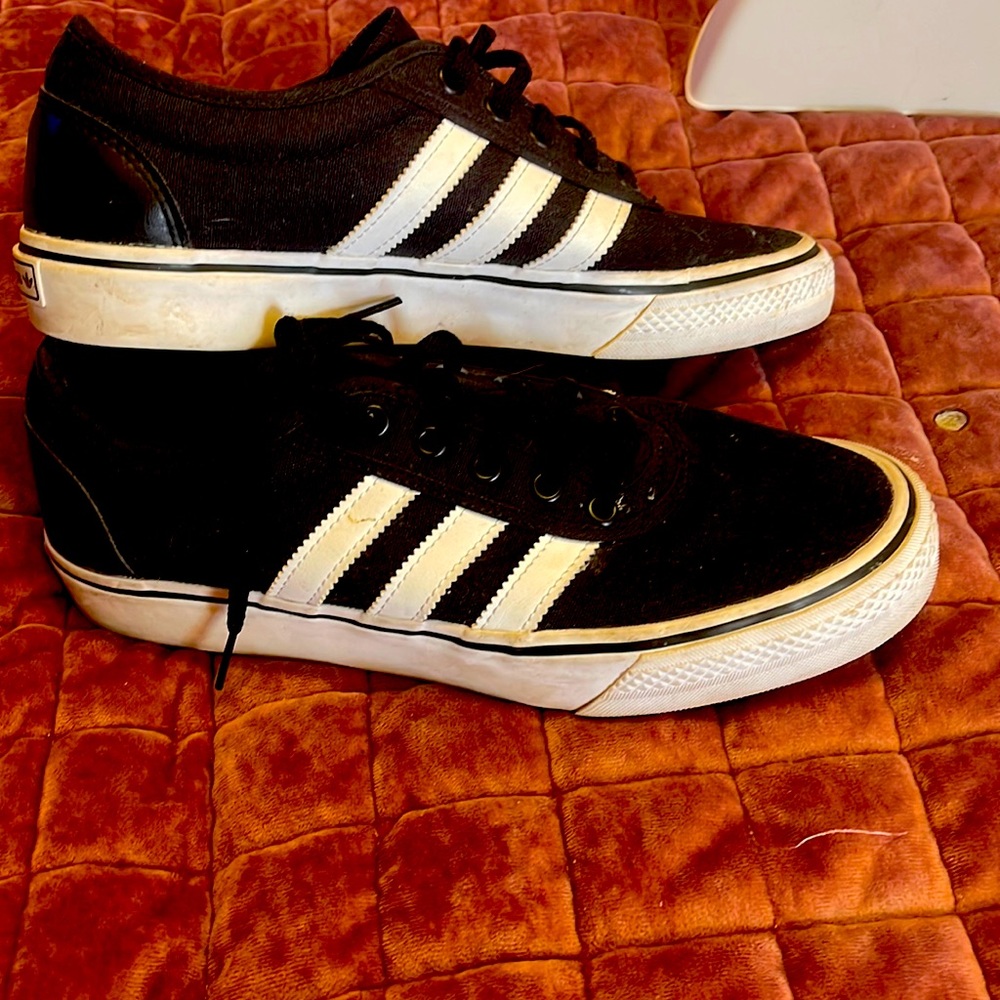 Adidas canvas 7.5 shoe